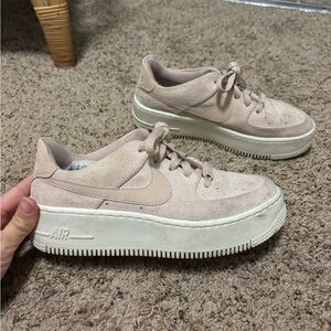 Women’s Air Force 1’s